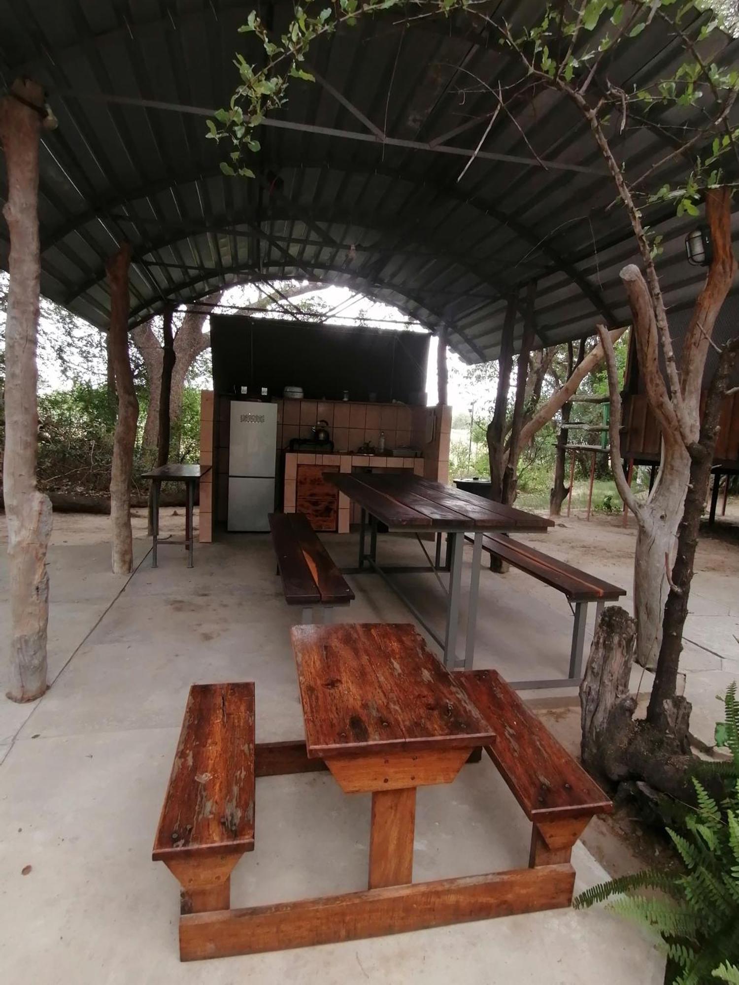 Mukuku Rest Camp Hotell Shimweghe Exteriör bild
